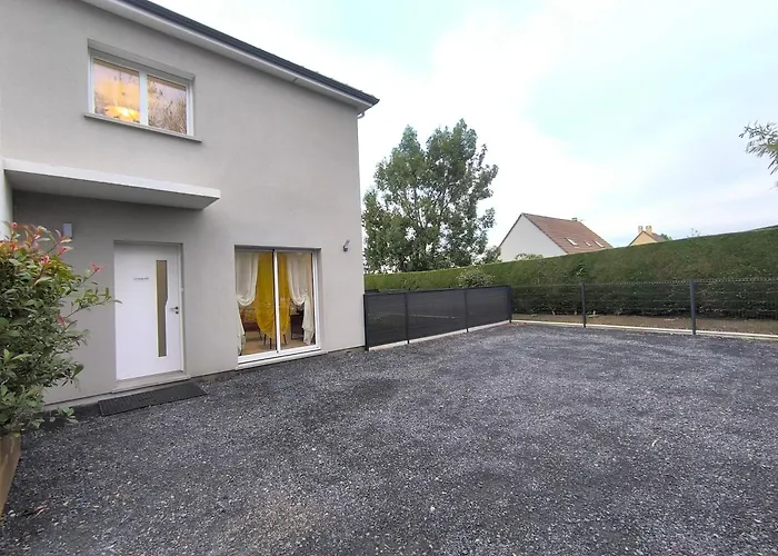 Holiday home Le Zest D'or - Douceur & Lumiere A 5min En Voiture De La